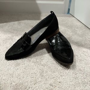 Pointed toe loafers